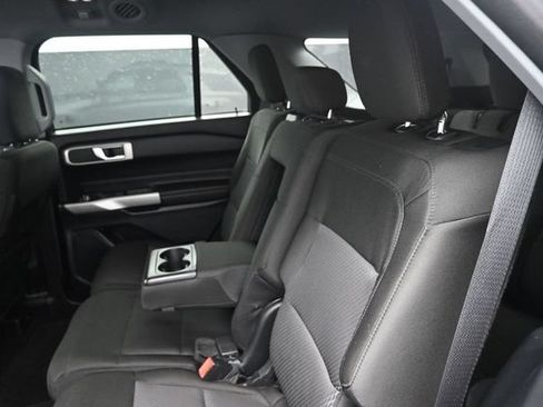 Used 2023 Ford Explorer XLT RWD image 11
