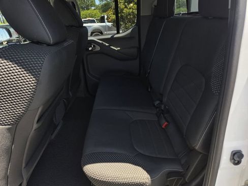 Used 2018 Nissan Frontier SV RWD image 17