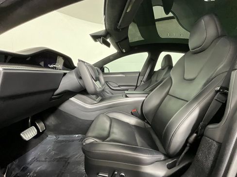 Used 2022 Tesla Model S Plaid image 15