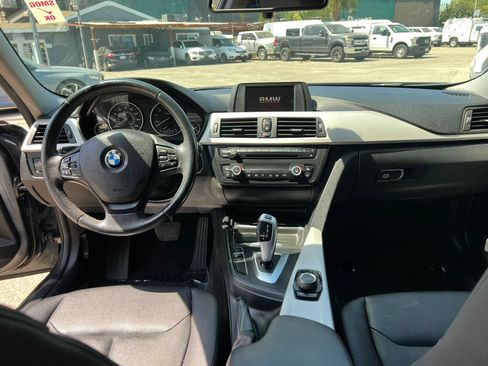 Used 2014 BMW 320i Sedan RWD image 11