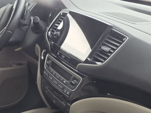 Used 2021 Honda Pilot Touring image 20