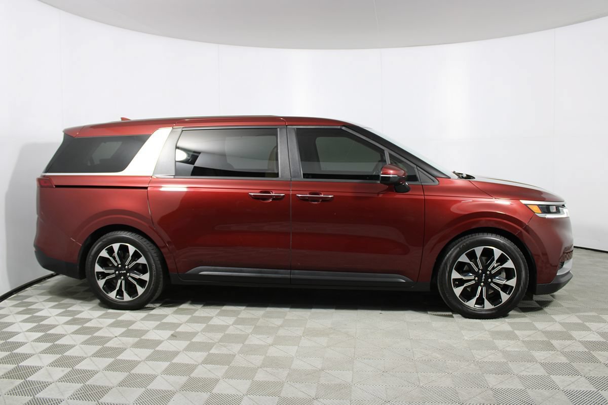 Used 2022 Kia Carnival EX FWD image 37