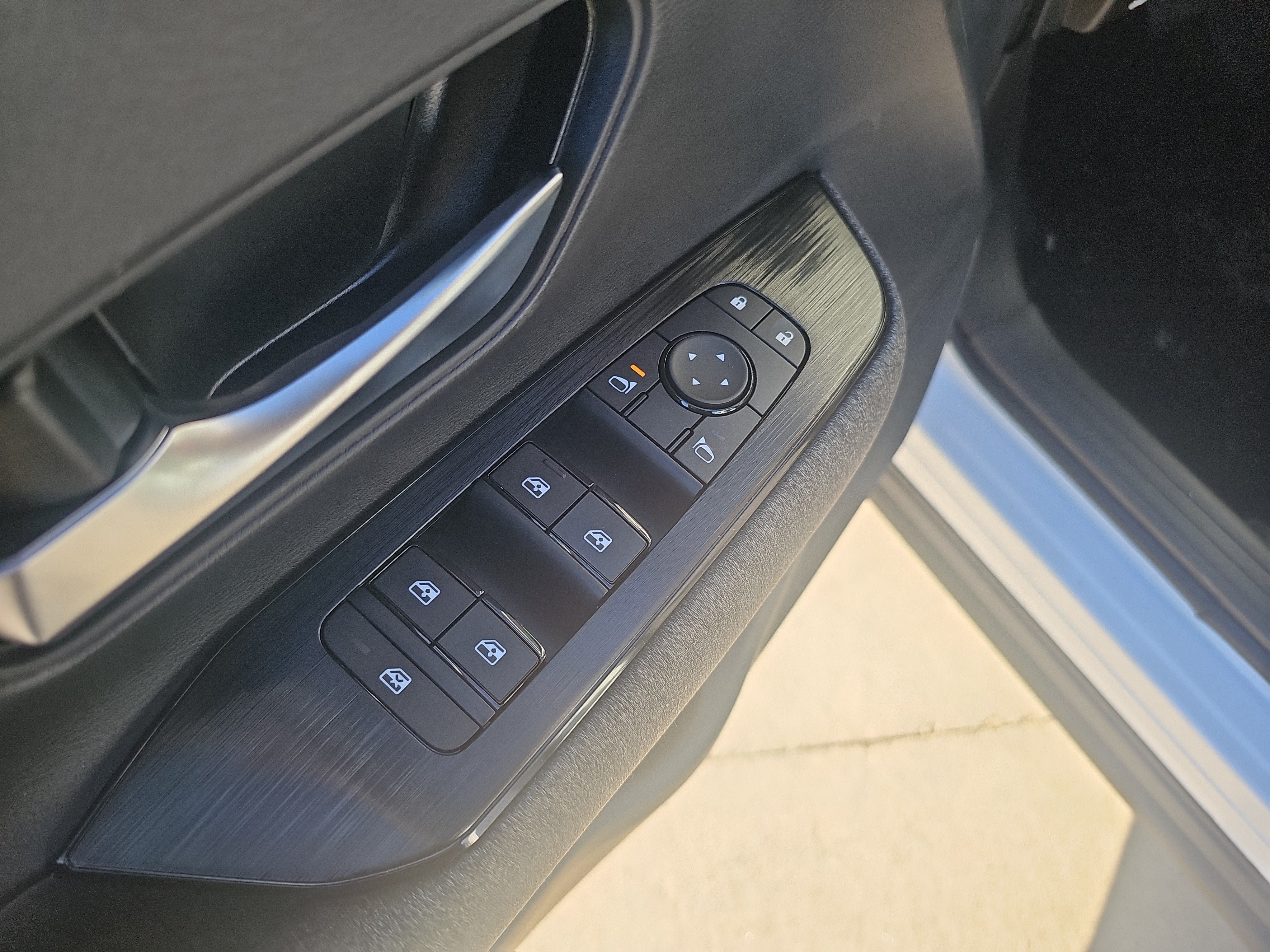 New 2027 Nissan Kicks SV w/ SV Premium Package AWD/4WD image 18