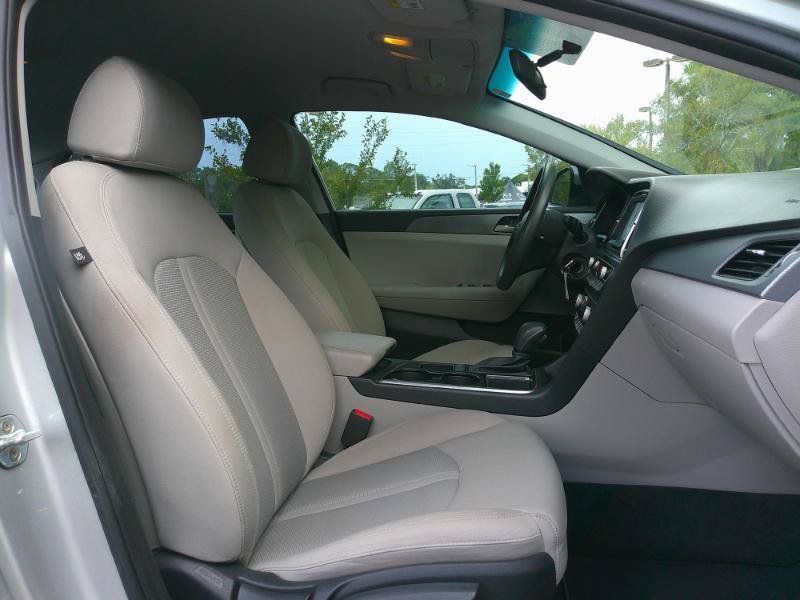 Used 2018 Hyundai Sonata SE w/ Cargo Package FWD image 19