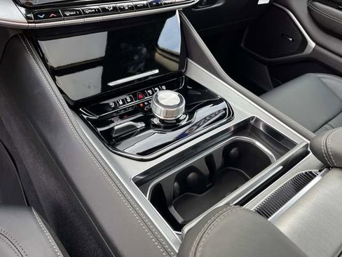 New 2026 Jeep Grand Wagoneer 4WD w/ Premium Group I image 29