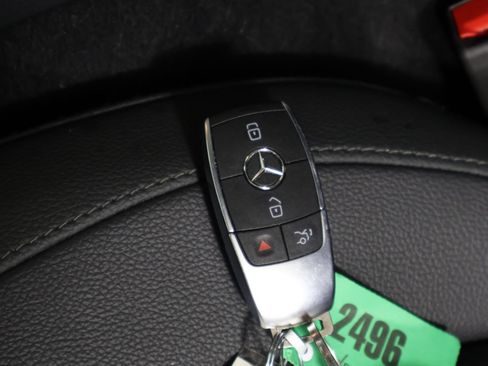 Used 2025 Mercedes-Benz GLE 450e 4MATIC image 33