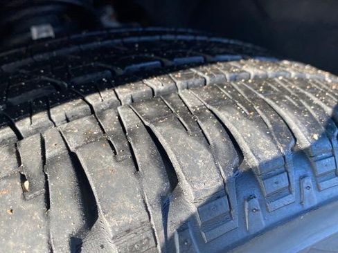 Used 2022 GMC Canyon Denali image 25