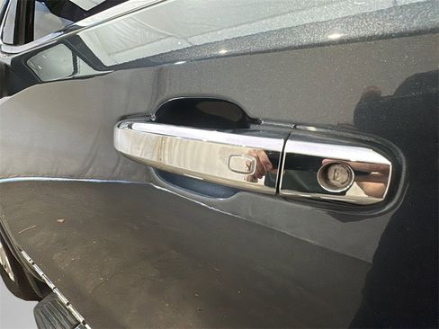 Used 2022 GMC Sierra 1500 SLT w/ SLT Premium Plus Package image 26