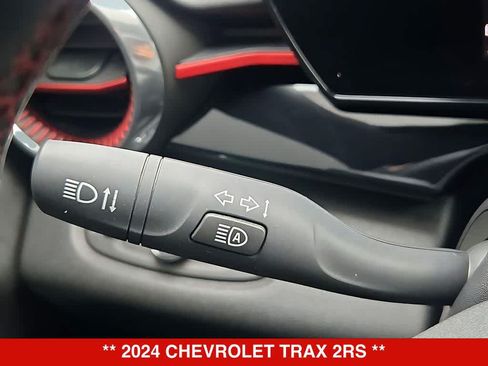 Used 2024 Chevrolet Trax RS FWD image 27