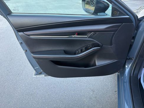 Used 2025 MAZDA MAZDA3 s image 27