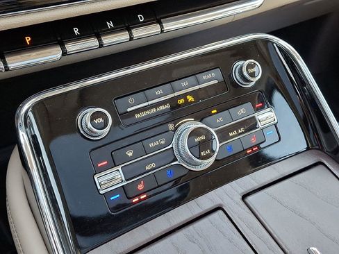 Used 2023 Lincoln Navigator L Reserve image 19