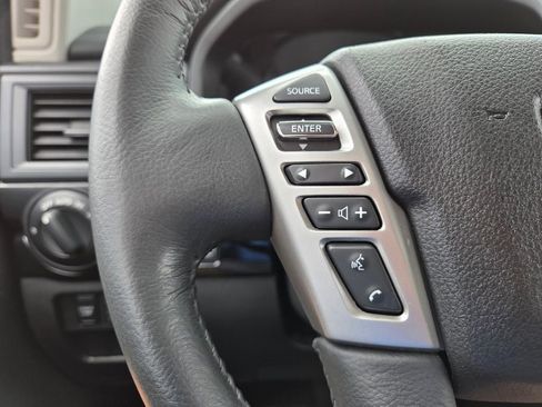 Used 2024 Nissan Titan SV w/ SV Convenience Package AWD/4WD image 19