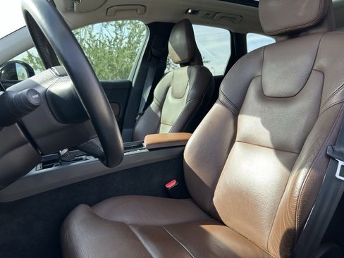 Used 2019 Volvo XC60 T5 Inscription image 13