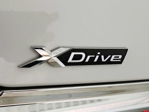 Used 2019 BMW 750i xDrive w/ Executive Package AWD/4WD image 37