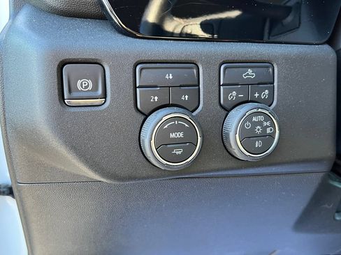 Used 2025 Chevrolet Silverado 2500 LT w/ Convenience Package AWD/4WD image 19