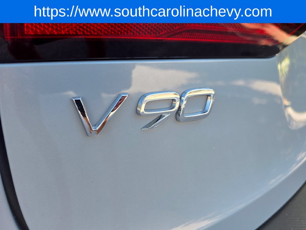 Used 2025 Volvo V90 B6 Cross Country Plus AWD/4WD image 36