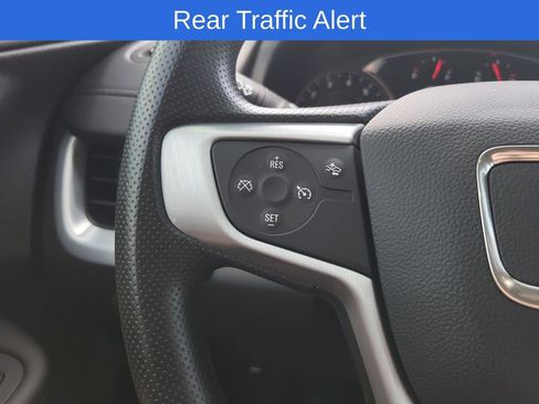 Used 2024 GMC Terrain SLE w/ Driver Convenience Package image 17