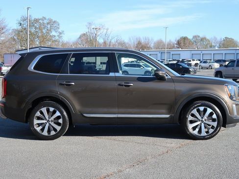 Used 2021 Kia Telluride S image 4