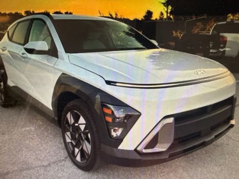 Used 2025 Hyundai Kona SEL FWD image 7