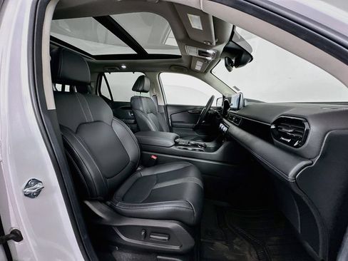 Used 2025 Honda Pilot Touring image 32