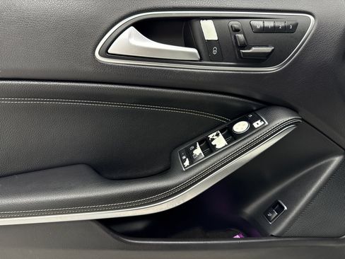 Used 2017 Mercedes-Benz GLA 250 image 34