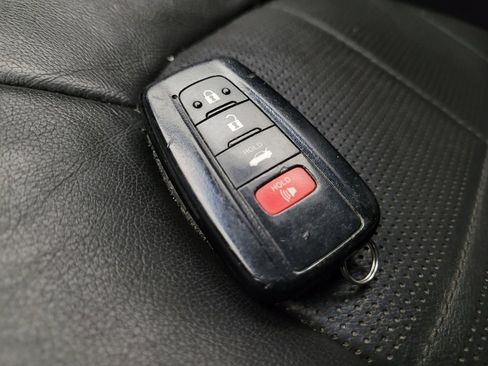 Used 2018 Toyota Camry XLE w/ Audio Package image 32