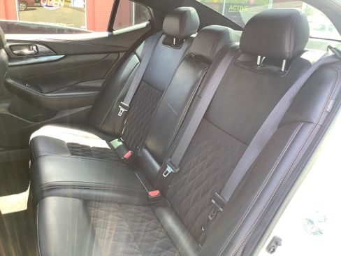 Used 2019 Nissan Maxima SR w/ Premium Package FWD image 13