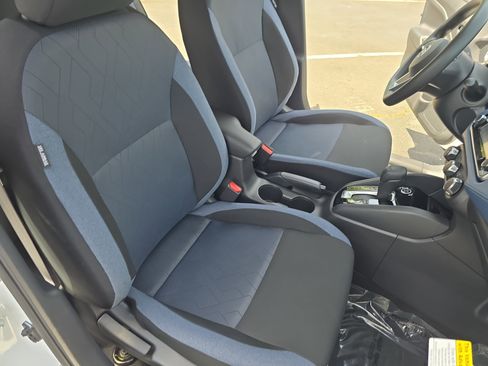 Used 2025 Nissan Versa SV w/ Trunk Package image 10