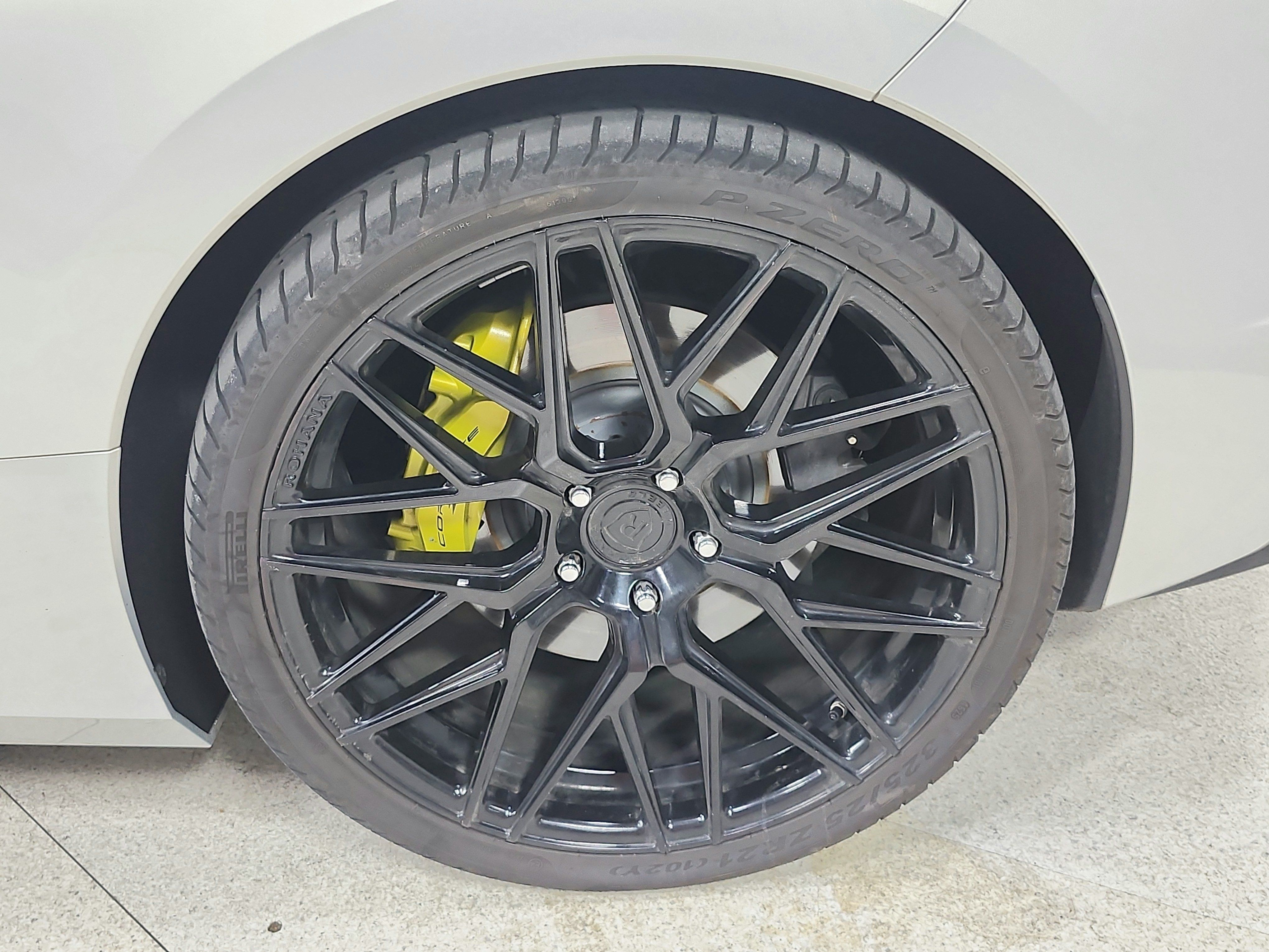 Used 2021 Chevrolet Corvette Stingray Premium Cpe w/ Z51 Performance Package RWD image 39