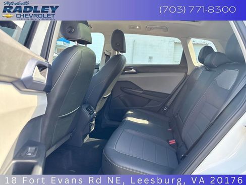 Used 2024 Volkswagen Taos SE AWD/4WD image 12