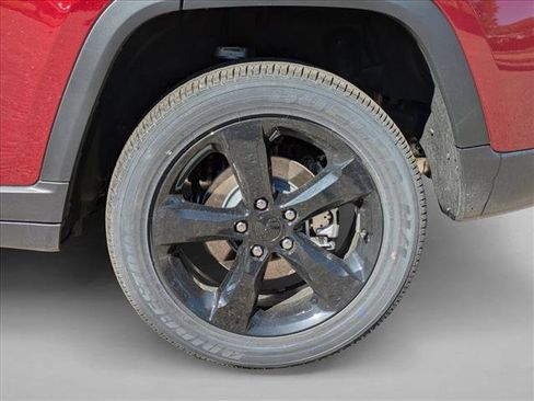 New 2024 Jeep Grand Cherokee Altitude image 10