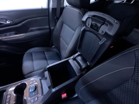 Used 2023 GMC Acadia SLE w/ Driver Convenience Package FWD image 29