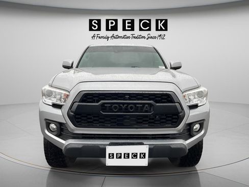 Used 2022 Toyota Tacoma SR image 8