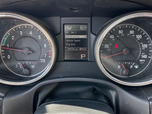 Used 2011 Jeep Grand Cherokee Laredo AWD/4WD image 12