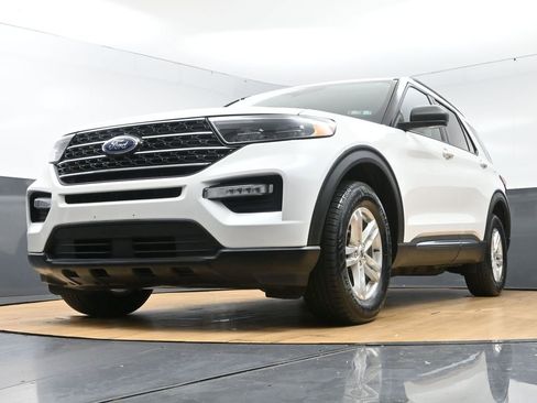 Used 2022 Ford Explorer XLT w/ Equipment Group 202A AWD/4WD image 50