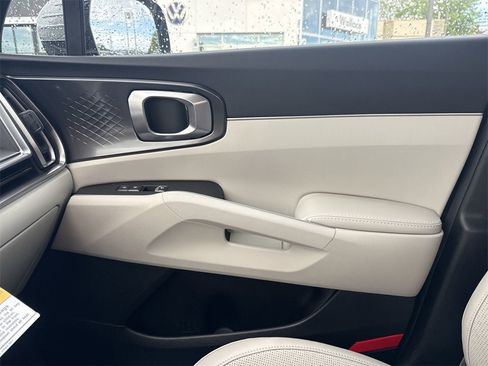 New 2025 Kia Sorento S image 24