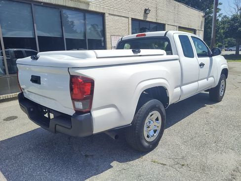 Used 2018 Toyota Tacoma SR RWD image 9