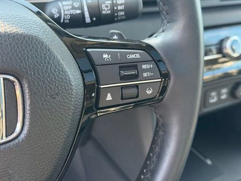 Used 2025 Honda Pilot Elite image 25