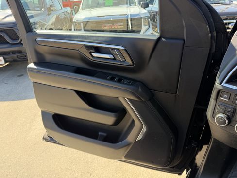 Used 2025 Chevrolet Tahoe LT AWD/4WD image 25