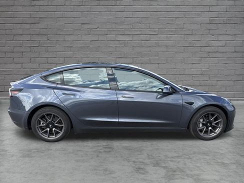 Used 2022 Tesla Model 3 Long Range AWD/4WD image 9