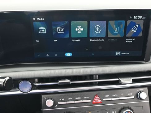 Used 2025 Hyundai Tucson SE image 24