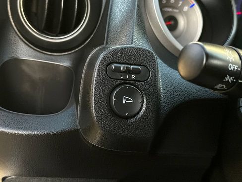 Used 2011 Honda Fit image 22