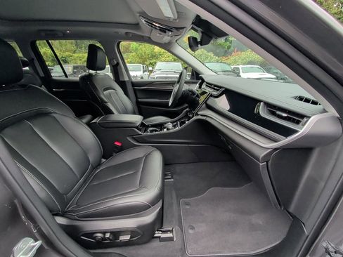 Used 2022 Jeep Grand Cherokee Limited 4xe image 19