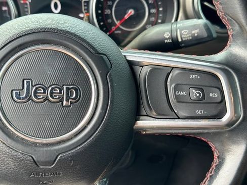 Used 2019 Jeep Wrangler Unlimited Rubicon w/ LED Lighting Group AWD/4WD image 32