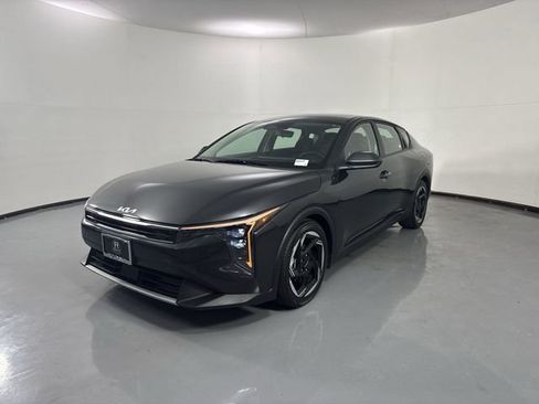 Certified 2025 Kia K4 EX FWD image 2