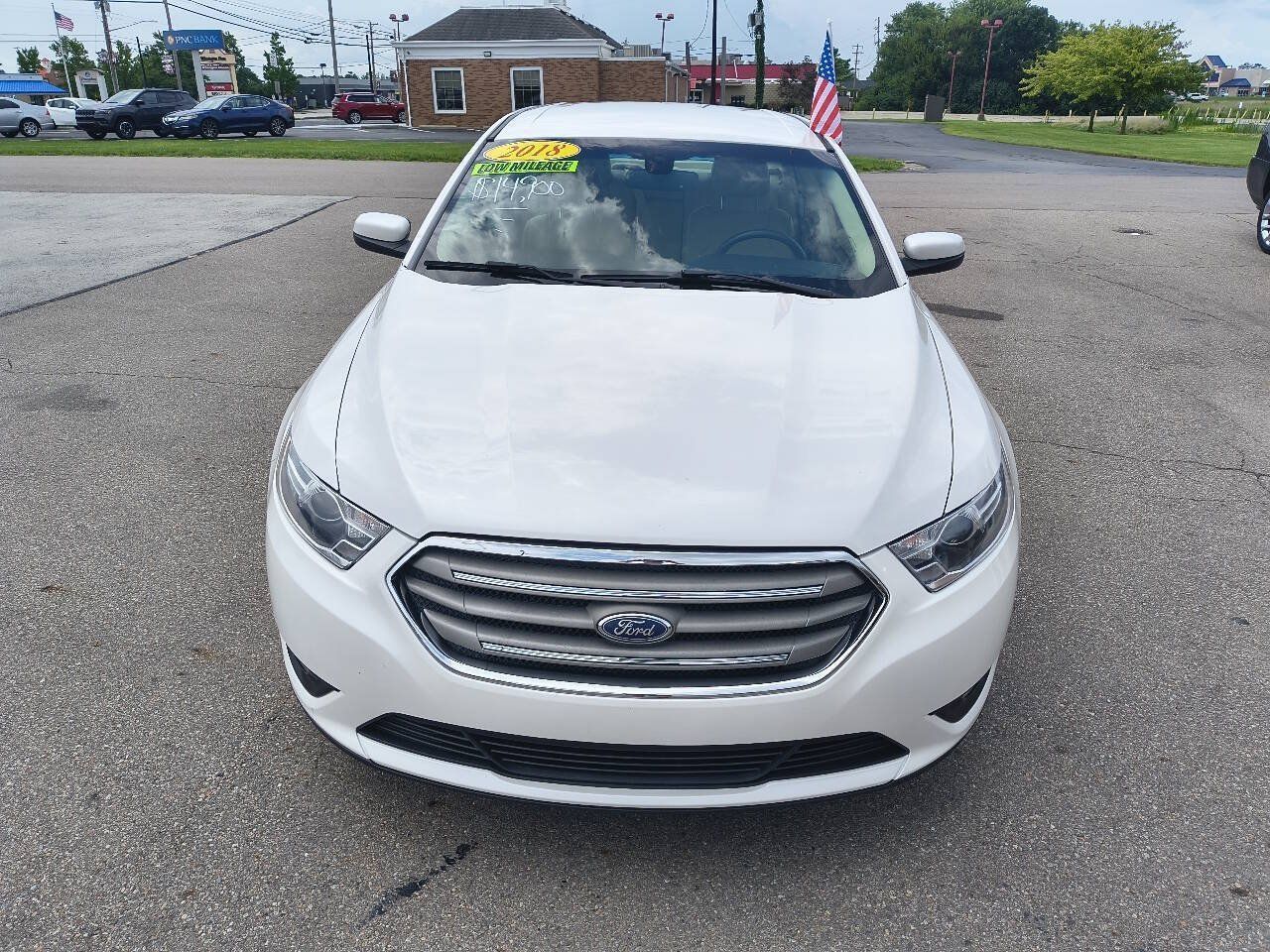 Used 2018 Ford Taurus SEL w/ Equipment Group 201A FWD image 8