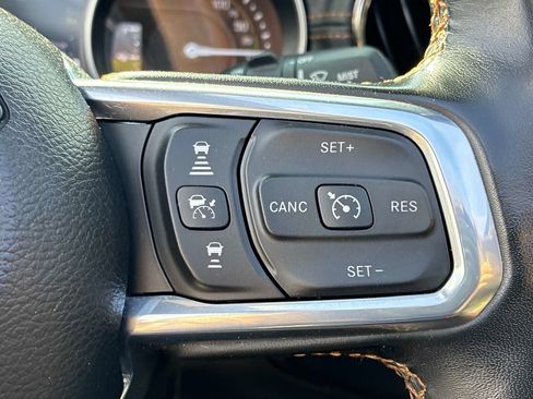 Used 2022 Jeep Wrangler Unlimited Sahara AWD/4WD image 30