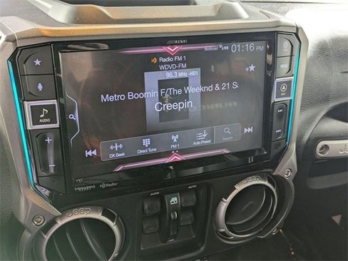 Used 2017 Jeep Wrangler Unlimited Rubicon image 21