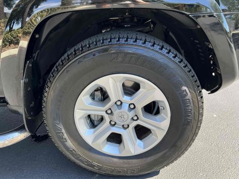 Used 2014 Toyota 4Runner SR5 image 70