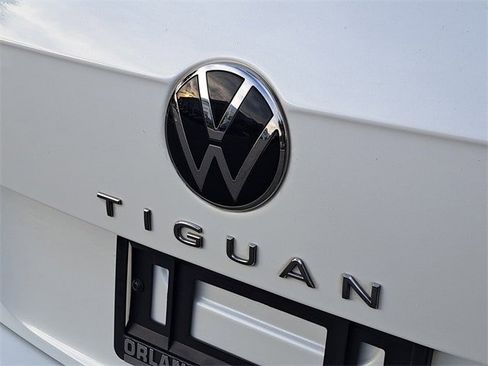 Certified 2023 Volkswagen Tiguan SE image 6